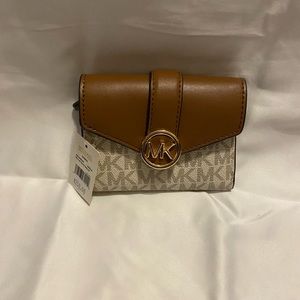 Michael Kors Carmen Vanilla Wallet